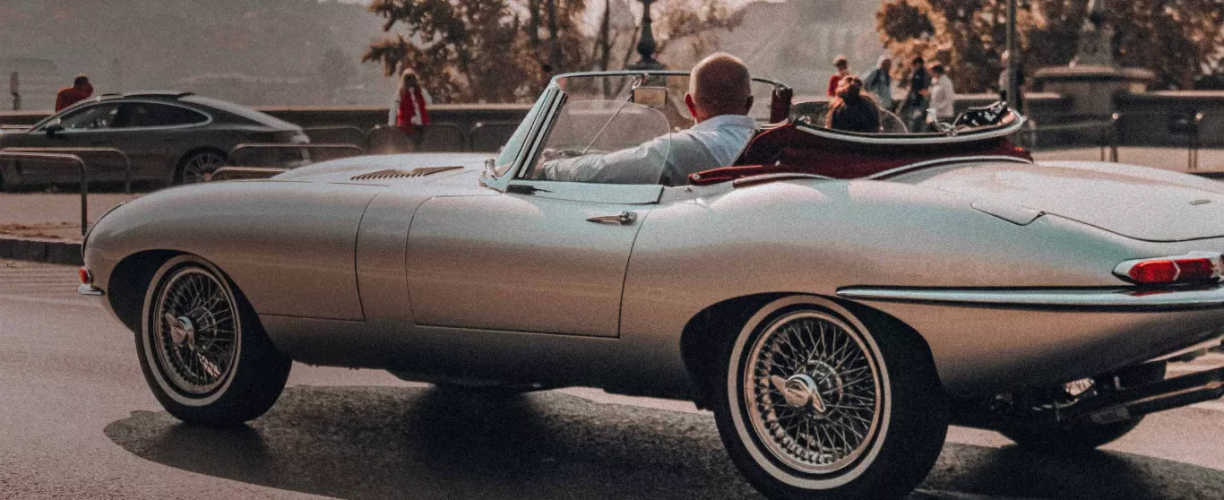 carrosserie et m&eacute;canique de v&eacute;hicules anciens