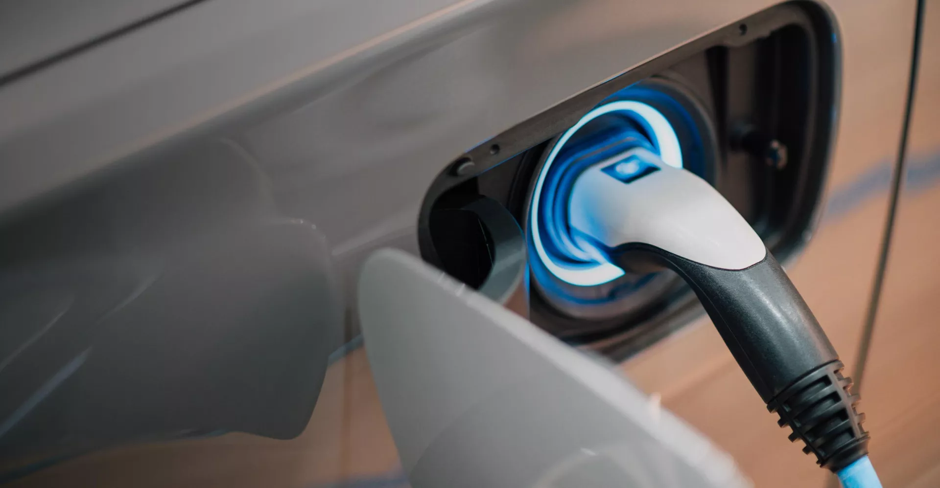 carrosserie et mécanique sur véhicules hybrides et électriques